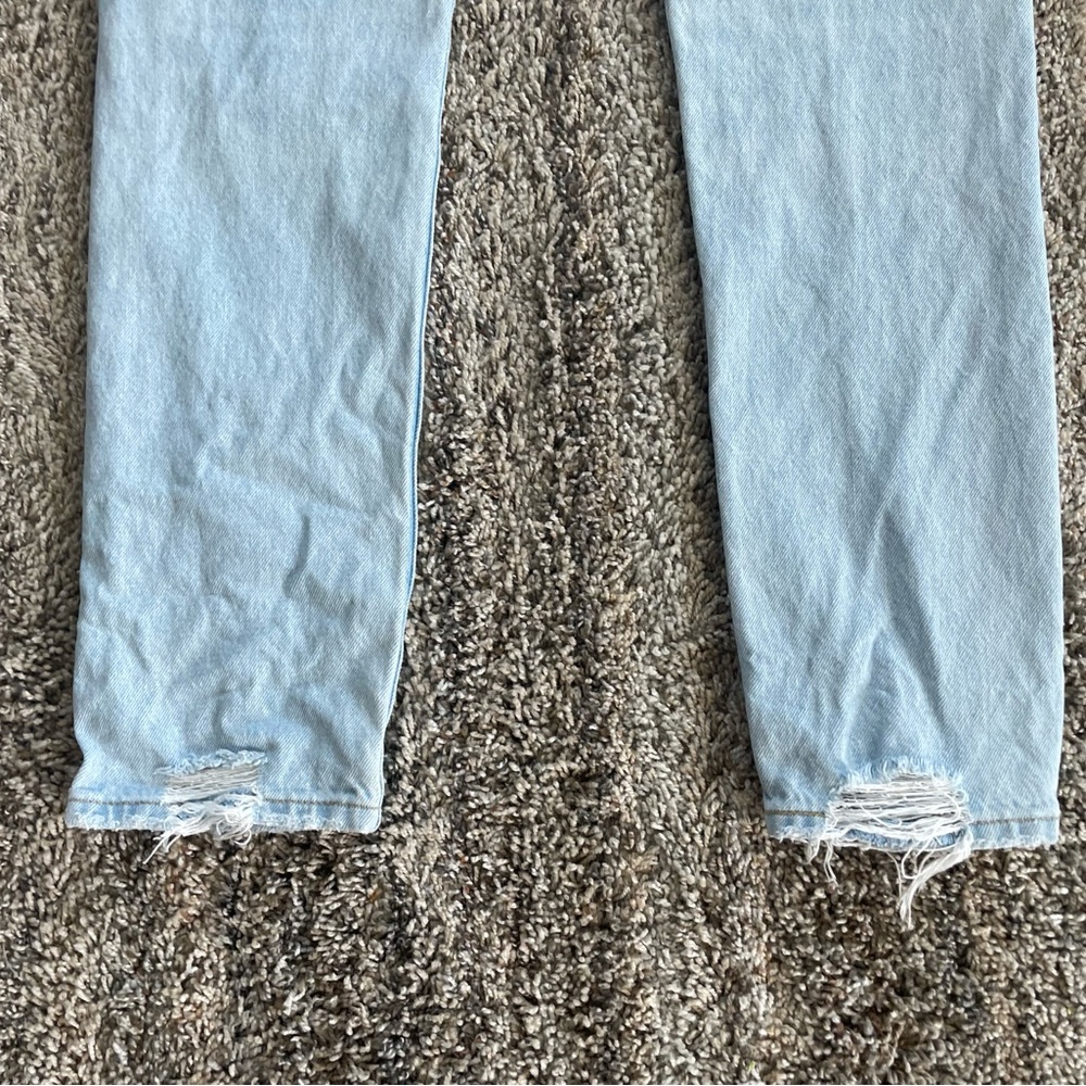 Levi's Woman’s light-wash Blue 501 Skinny Jeans Button-Fly distressed size 29 - Picture 9 of 14